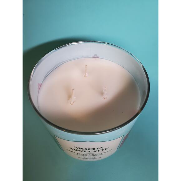 3 Wick Candle - Mocha Mint Latte - Distant Lands - Picture 2 of 4